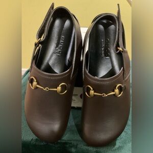 GUCCI Men’s River Horse-bit Flat Mule Slippers/Sandals